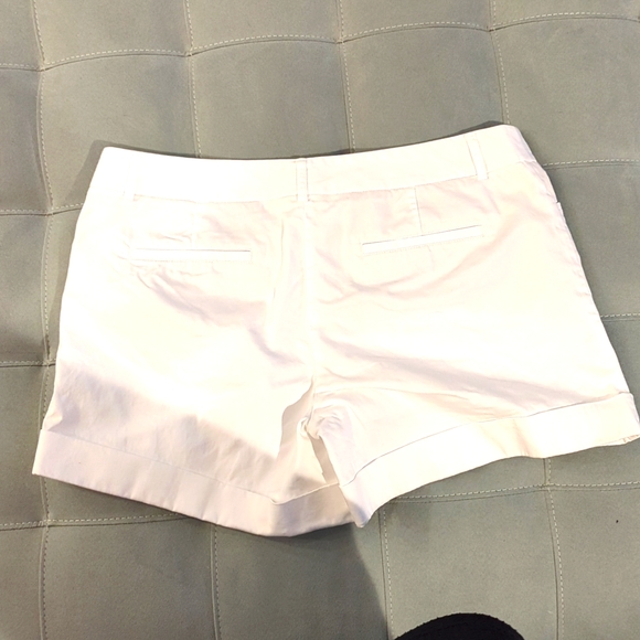 Express Shorts 12 - Picture 3 of 12